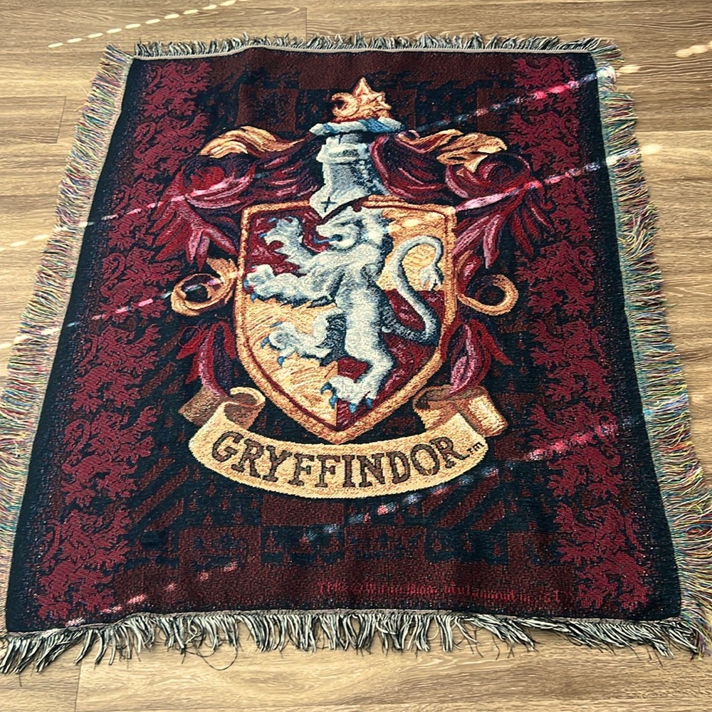 Gryffindor Tapestry Throw Blanket | Harry Potter